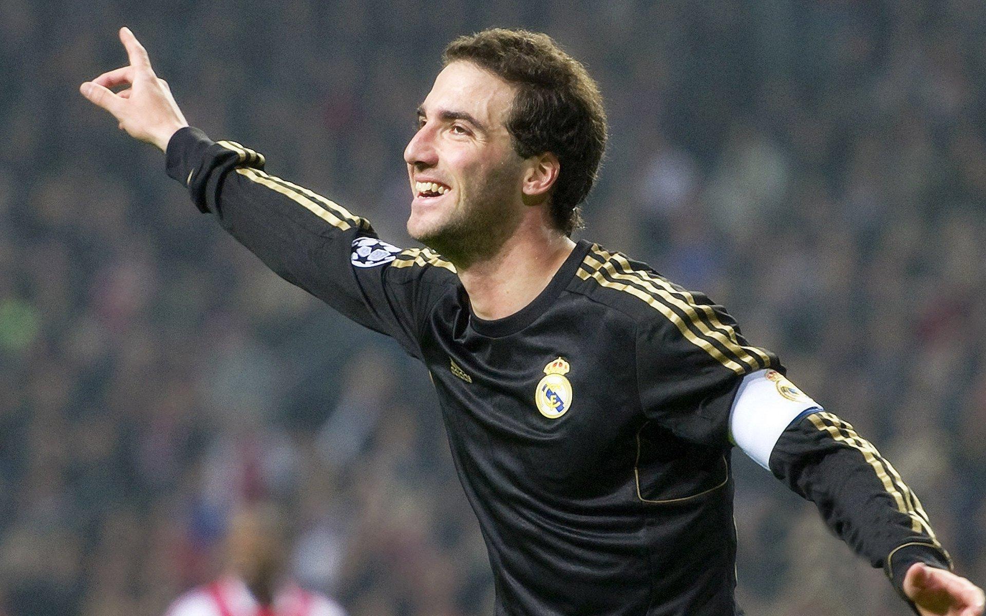 双加时鏖战！湖人险胜勇士，詹姆斯关键三分锁定胜局